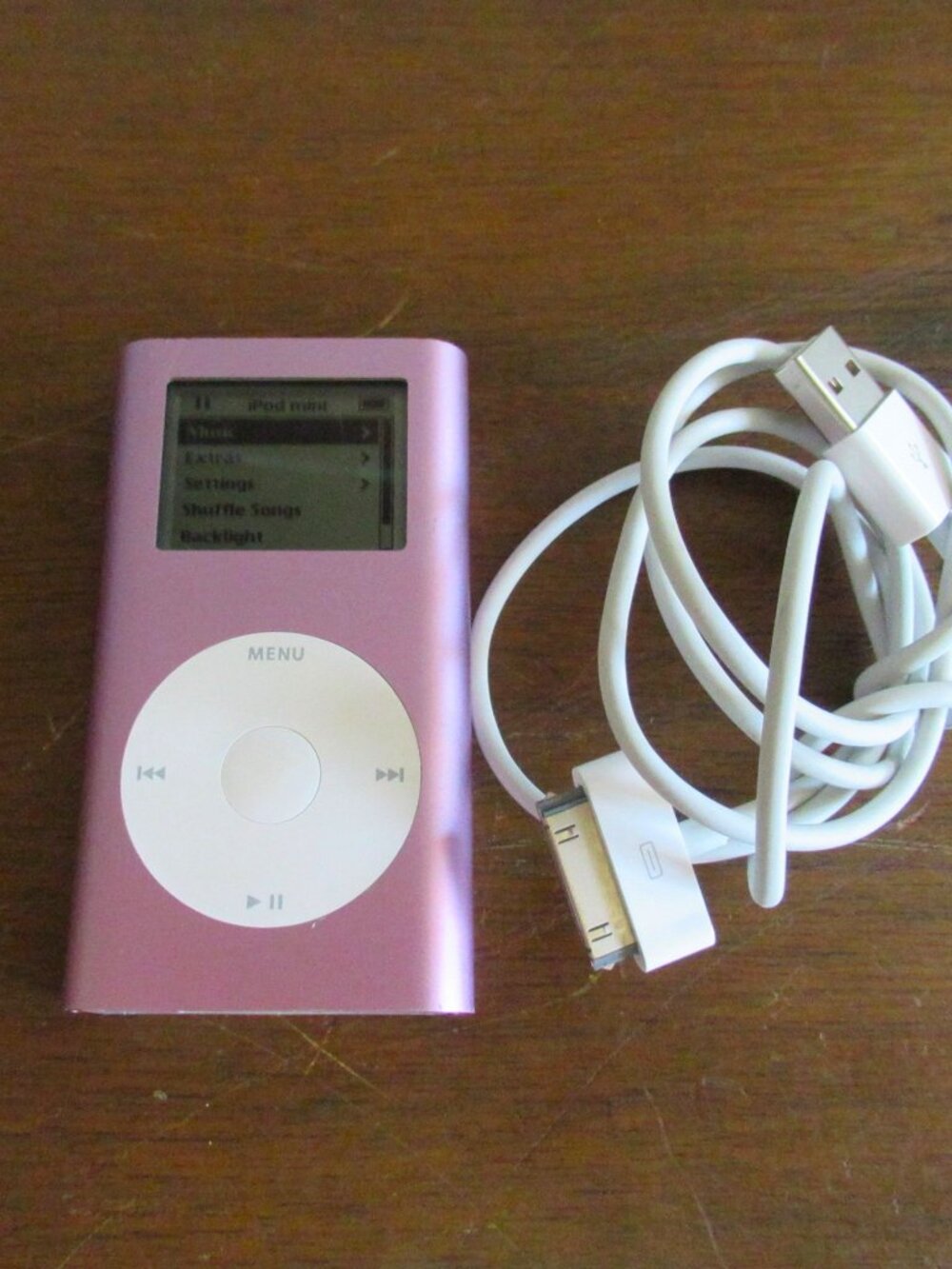 Apple iPod Mini Pink A1051 4GB Vintage MP3 Player Charging Cable Bundle